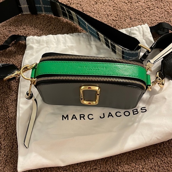 Marc Jacobs Handbags - Marc Jacobs Snapshot Bag